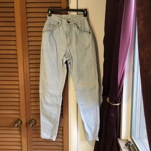 LEE: Light Wash High Waisted Denim Blue Jeans!